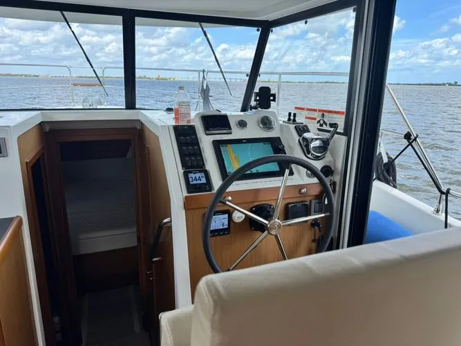 Slide: The Image of 2019 Beneteau Swift Trawler 35 - Image 15 - 15