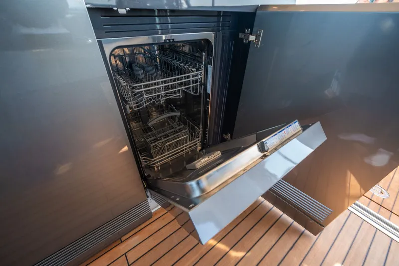 Slide: The Image of Schaefer 510 GT 2023 - 106