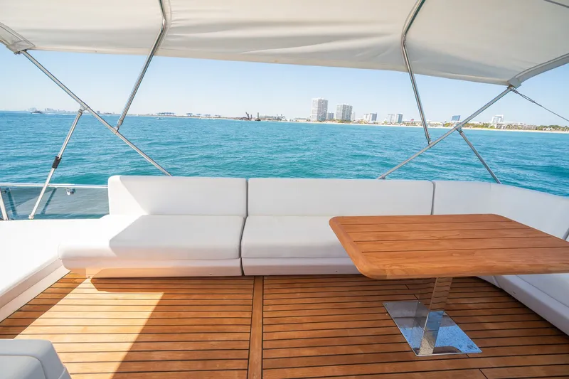 Slide: The Image of Schaefer 510 GT 2023 - 126