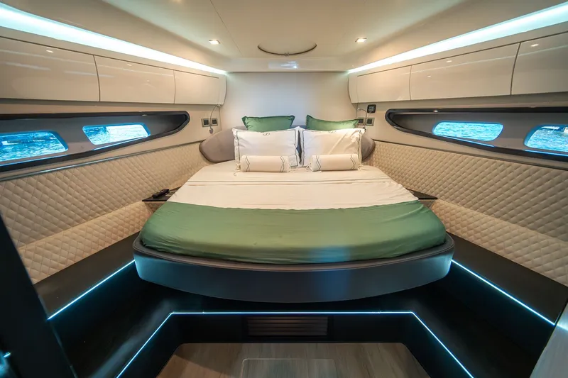 Slide: The Image of Luxurious cabin of Schaefer 510 GT yacht, model year 2023. - 44