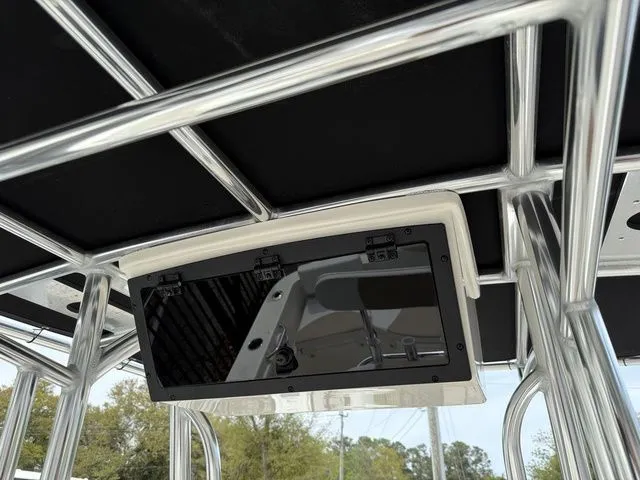 Slide: The Image of Bulls Bay 200 Center Console 2025 - 13