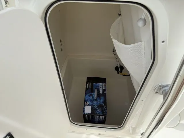 Slide: The Image of Bulls Bay 200 Center Console 2025 - 15