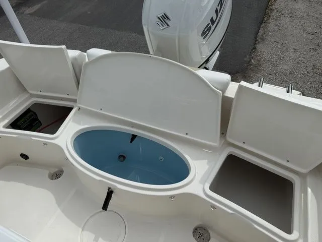 Slide: The Image of Bulls Bay 200 Center Console 2025 - 20