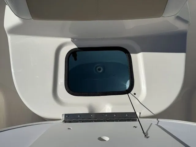 Slide: The Image of Bulls Bay 2200 XS 2026 - 12