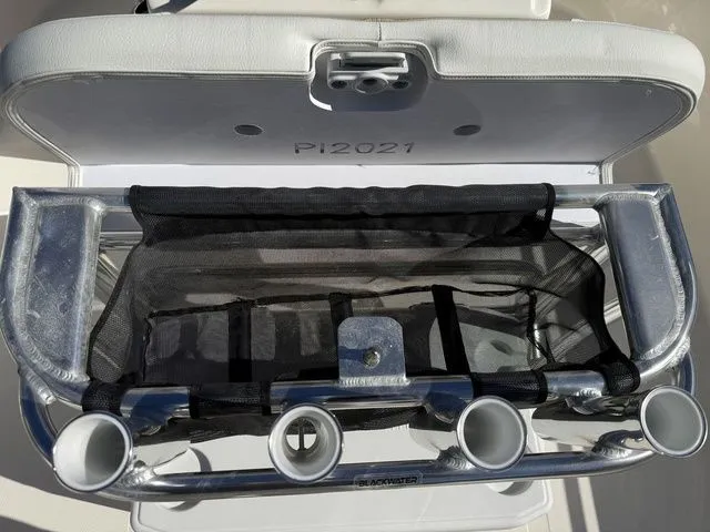 Slide: The Image of Bulls Bay 2200 XS 2026 - 16