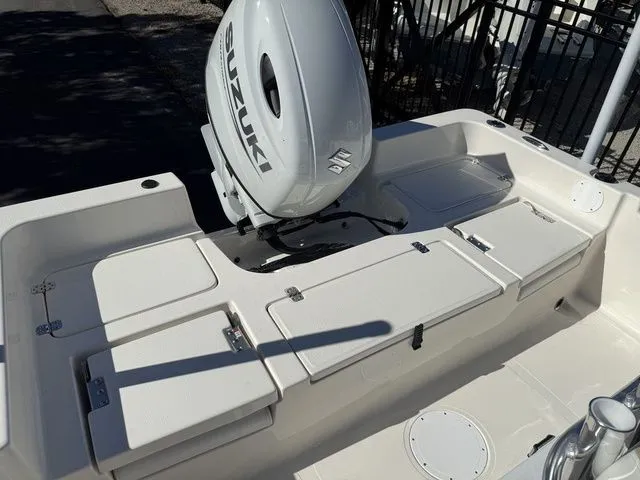 Slide: The Image of Bulls Bay 2200 XS 2026 - 17