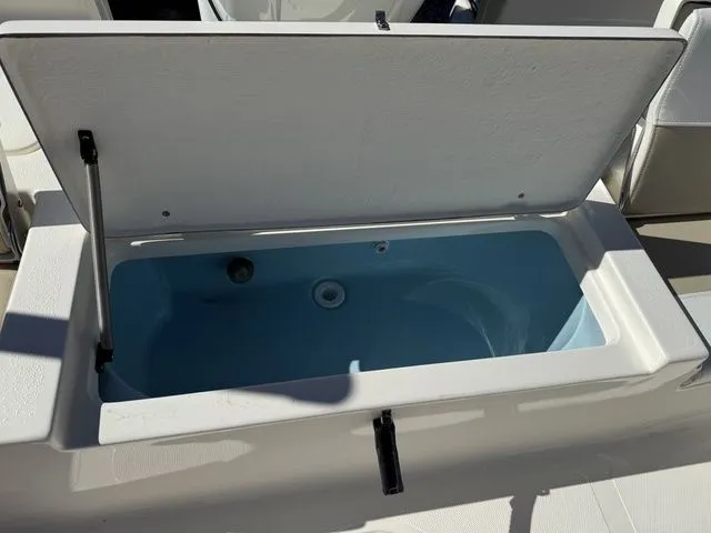 Slide: The Image of Bulls Bay 2200 XS 2026 - 19