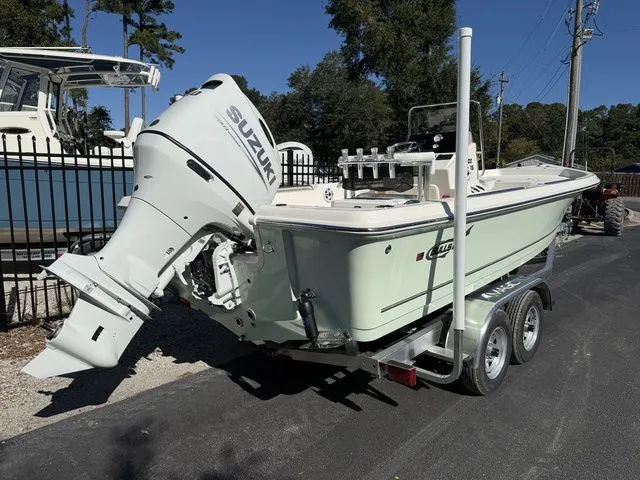 Slide: The Image of Bulls Bay 2200 XS 2026 - 3