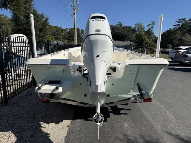 Slide: The Image of Bulls Bay 2200 XS 2026 - 4