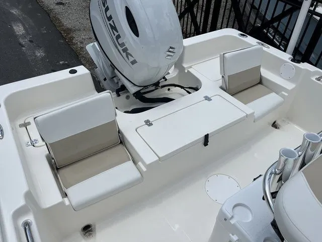 Slide: The Image of Bulls Bay 2200 XS 2026 - 19