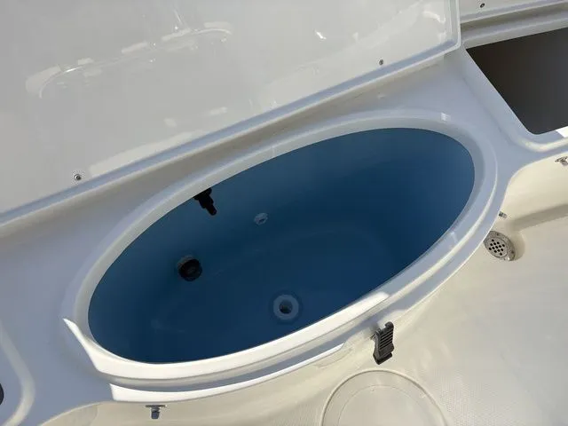 Slide: The Image of Bulls Bay 200 Center Console 2026 - 16