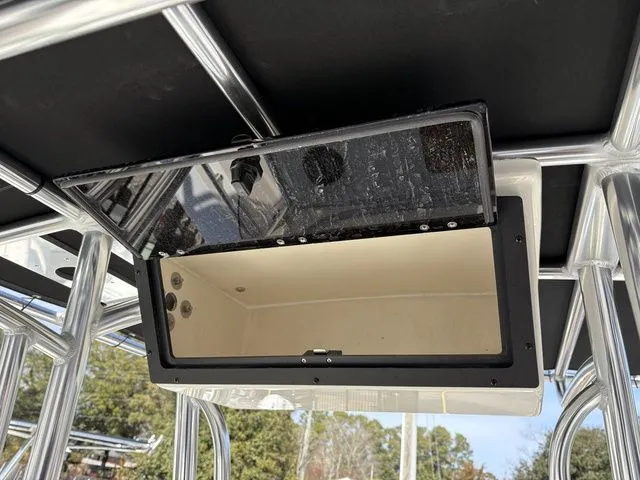 Slide: The Image of Bulls Bay 200 Center Console 2026 - 17