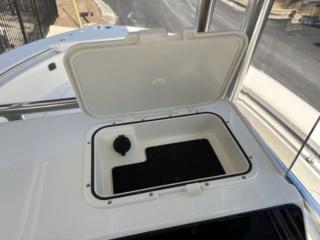 Slide: The Image of Bulls Bay 200 Center Console 2026 - 18