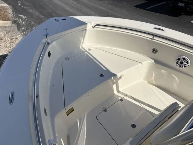 Slide: The Image of Bulls Bay 200 Center Console 2026 - 8