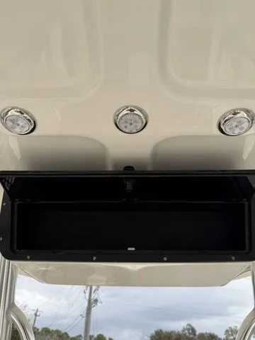 Slide: The Image of Bulls Bay 255 Center Console 2026 - 17