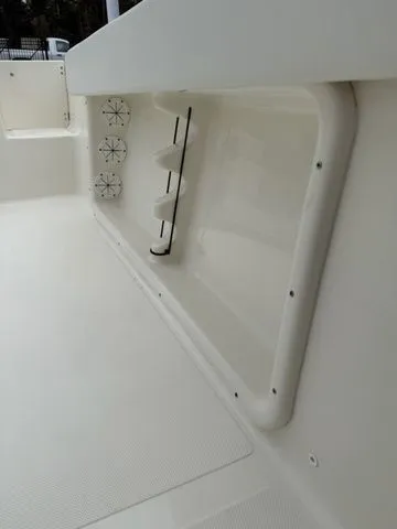 Slide: The Image of Bulls Bay 255 Center Console 2026 - 29