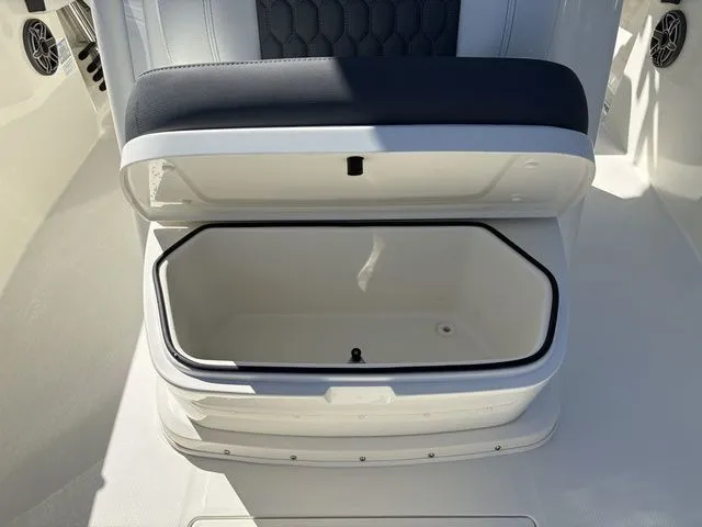 Slide: The Image of Cobia 265 Center Console 2026 - 19