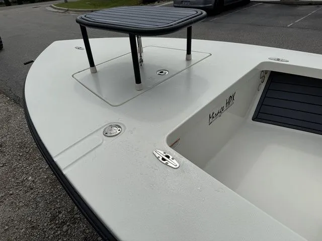 Slide: The Image of Maverick 17 HPX-S 2025 - 10