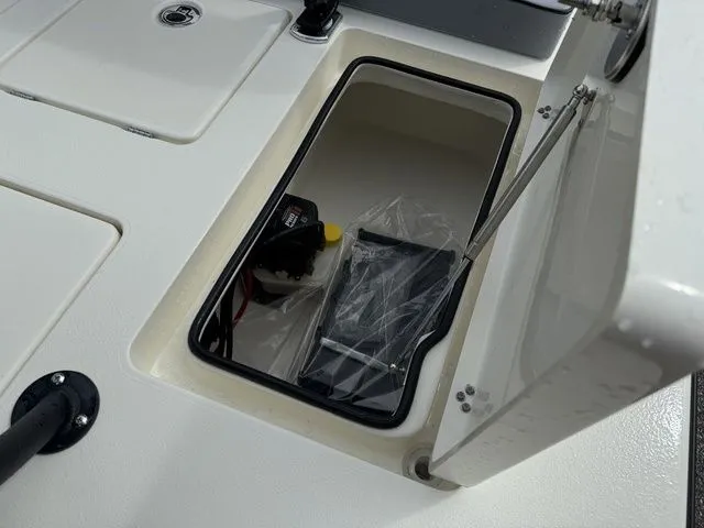 Slide: The Image of Maverick 17 HPX-S 2025 - 13