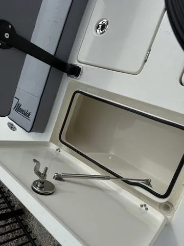 Slide: The Image of Maverick 17 HPX-S 2025 - 15