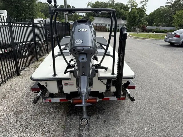 Slide: The Image of Maverick 17 HPX-S 2025 - 5