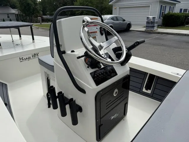 Slide: The Image of Maverick 17 HPX-S 2025 - 6