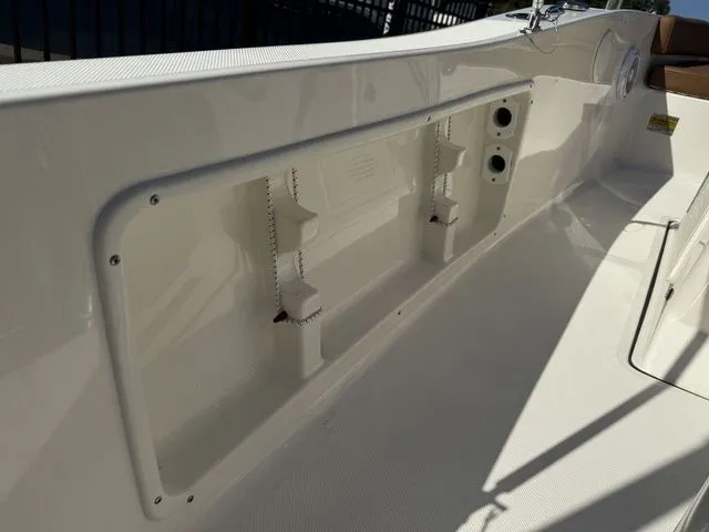 Slide: The Image of Pioneer 180 Islander 2026 - 15