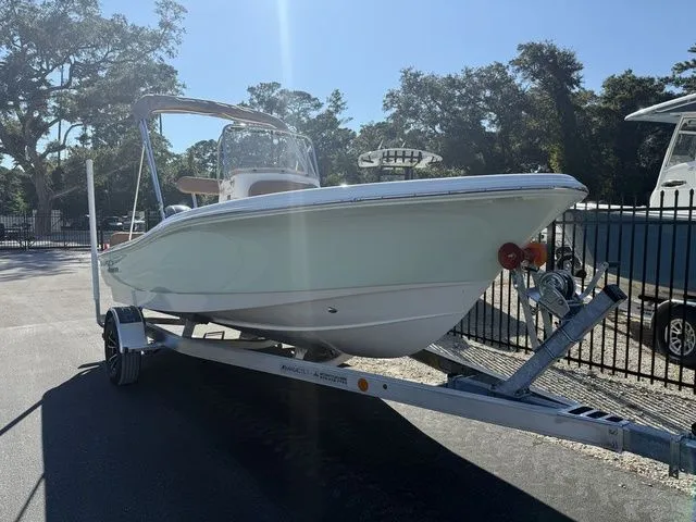 Slide: The Image of Pioneer 180 Islander 2026 - 20