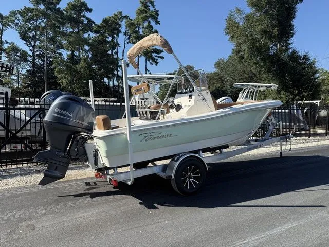 Slide: The Image of Pioneer 180 Islander 2026 - 21