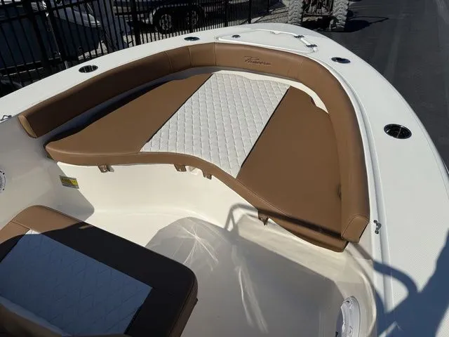 Slide: The Image of Pioneer 180 Islander 2026 - 25