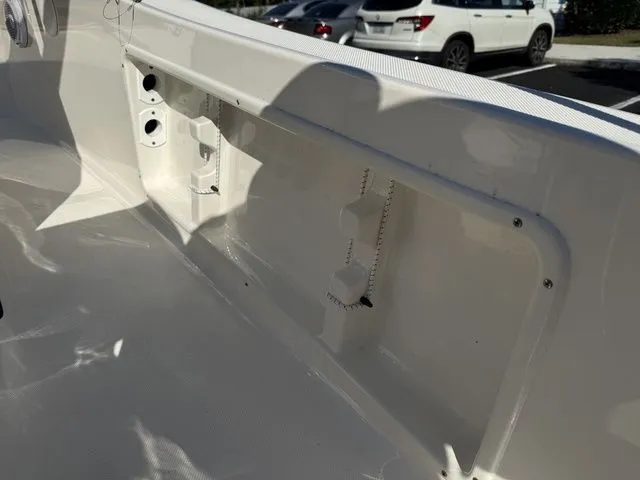 Slide: The Image of Pioneer 180 Islander 2026 - 32