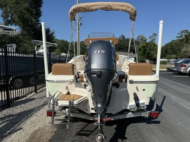 Slide: The Image of Pioneer 180 Islander 2026 - 5