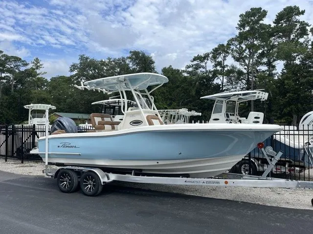 The Image of Pioneer 222 Islander 2026 - 1