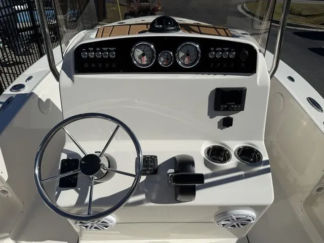 Slide: The Image of Pioneer 180 Sportfish 2026 - 16