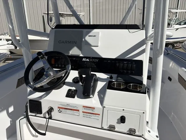 Slide: The Image of Blackfin 222 CC 2024 - 13