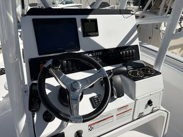 Slide: The Image of Blackfin 222 CC 2024 - 14