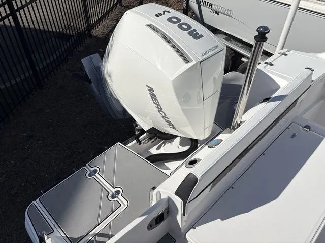 Slide: The Image of Blackfin 222 CC 2024 - 23