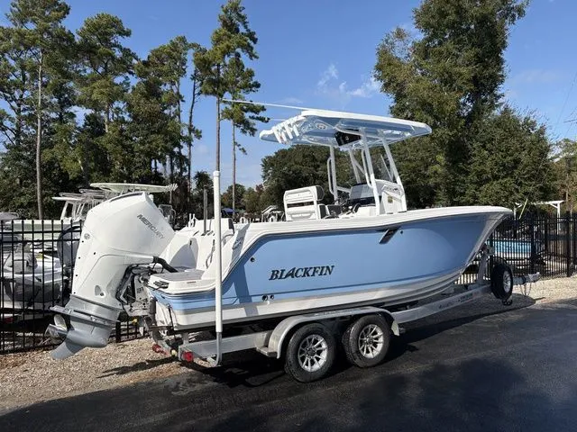 Slide: The Image of Blackfin 222 CC 2024 - 3