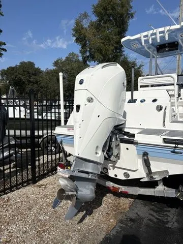 Slide: The Image of Blackfin 222 CC 2024 - 5