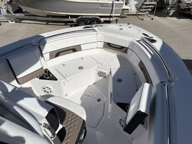 Slide: The Image of Blackfin 222 CC 2024 - 7