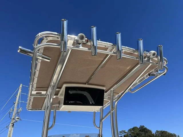 Slide: The Image of Pioneer 220 Bay Sport 2025 - 12