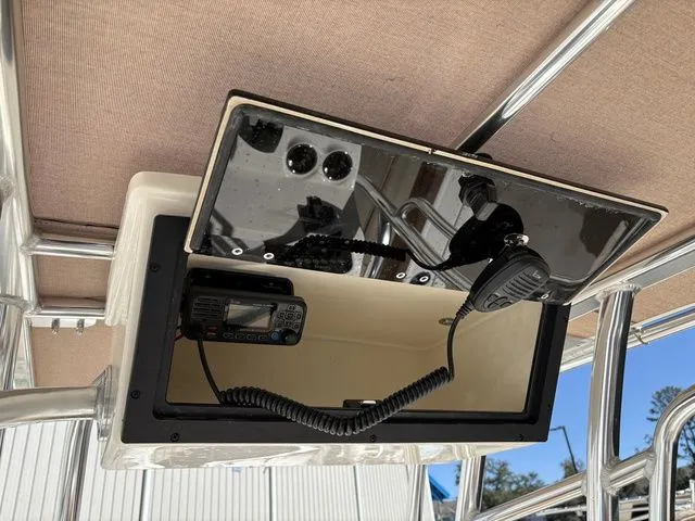 Slide: The Image of Pioneer 220 Bay Sport 2025 - 13