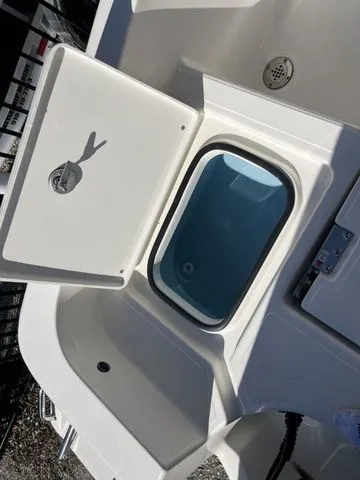 Slide: The Image of Pioneer 220 Bay Sport 2025 - 20