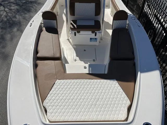Slide: The Image of Pioneer 220 Bay Sport 2025 - 6