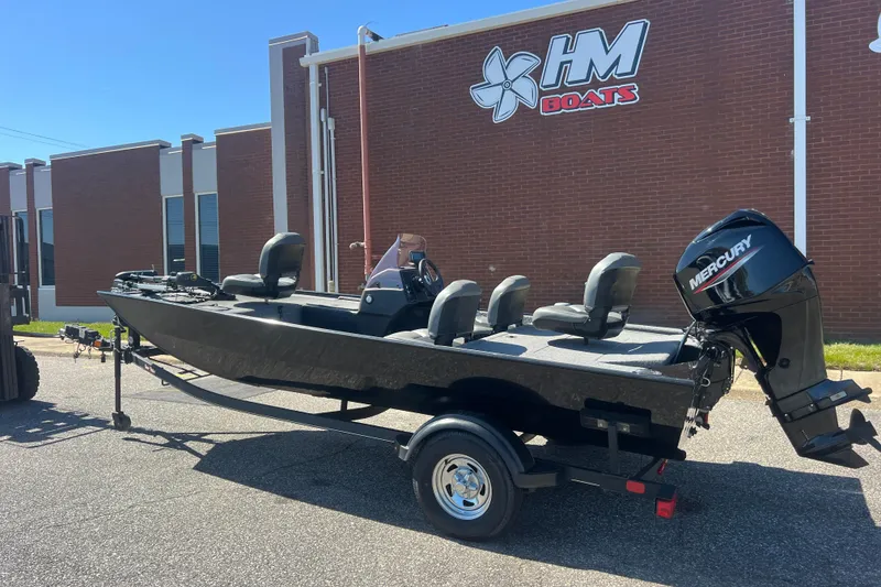 Slide: The Image of 2023 Tracker Bass Tracker Classic XL boat with Mercury engine at HM Boats dealership. - 53