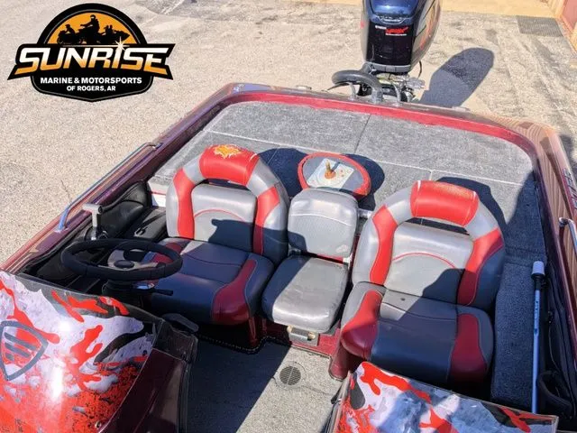 Slide: The Image of Skeeter X225 2004 - 16