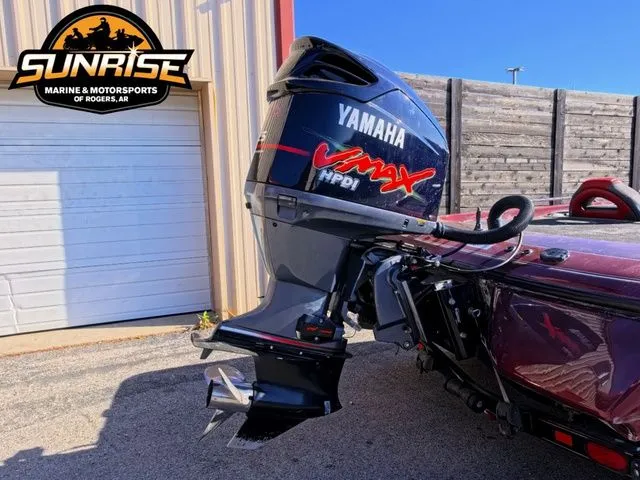 Slide: The Image of Skeeter X225 2004 - 5