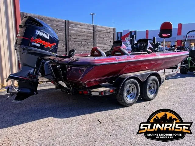 Slide: The Image of Skeeter X225 2004 - 6