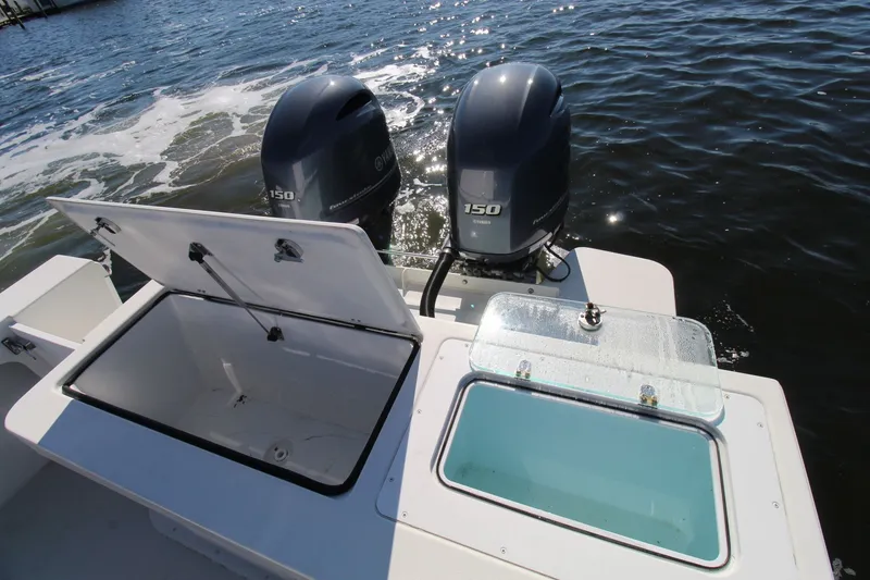 Slide: The Image of Parker Marine 2510 Xld 2020 - 17