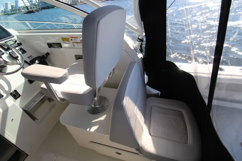 Slide: The Image of Parker Marine 2510 Xld 2020 - 26